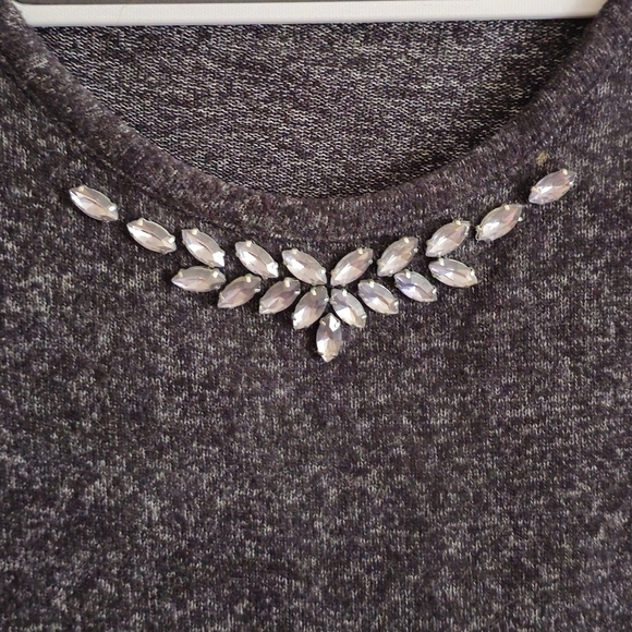 Simply Vera Wang Grey Sweater Embellished Rhinestone Neckline Size Large - Picture 2 of 8